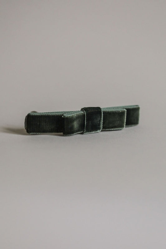 HELSINKI ATELIER VELVET RIBBON HAIR CLIP PISTACHIO