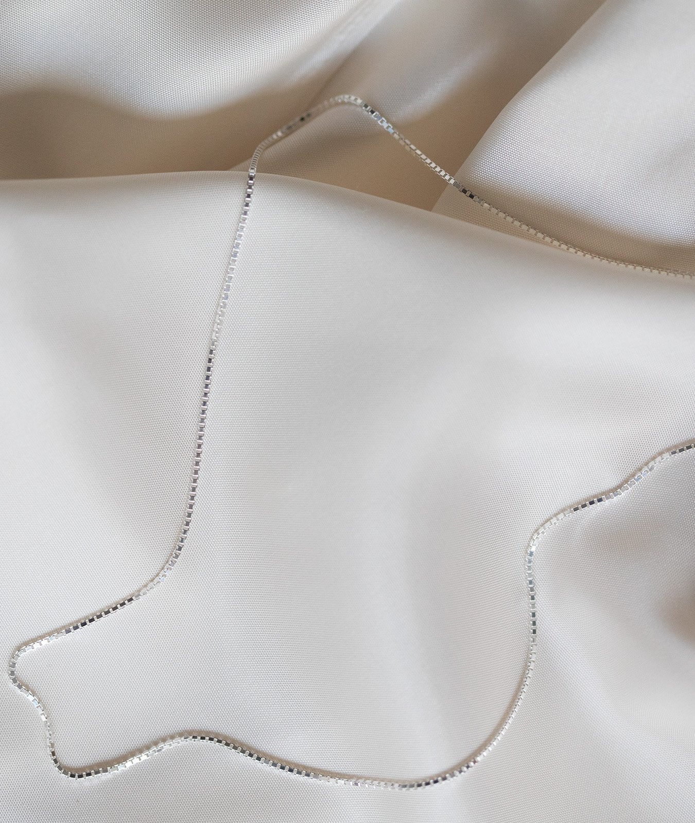 BOX CHAIN NECKLACE 30 INCH SILVER