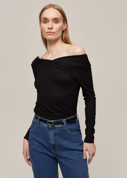 CROSS NECKLINE TOP BLACK