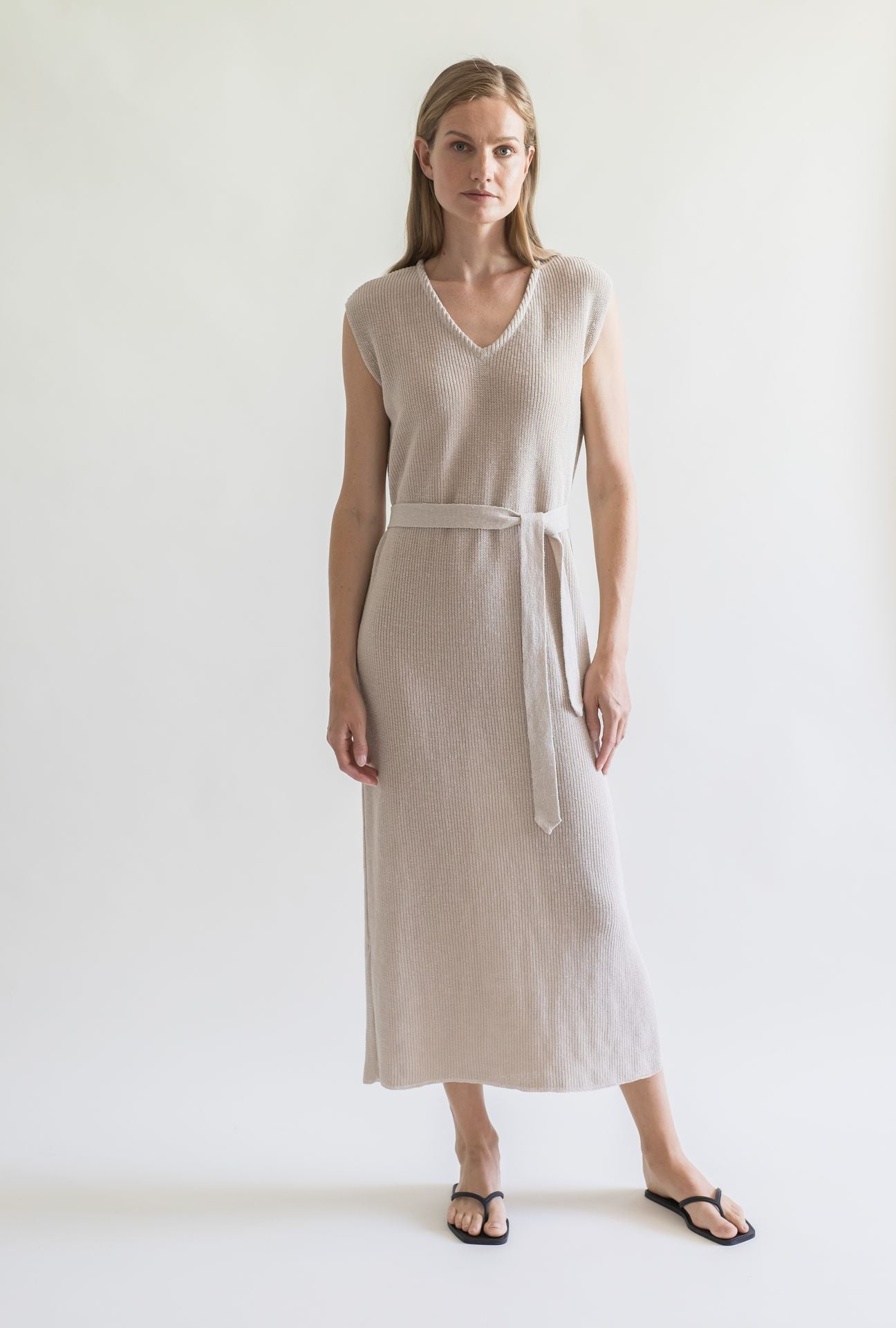 LINEN DRESS V-NECK SAND