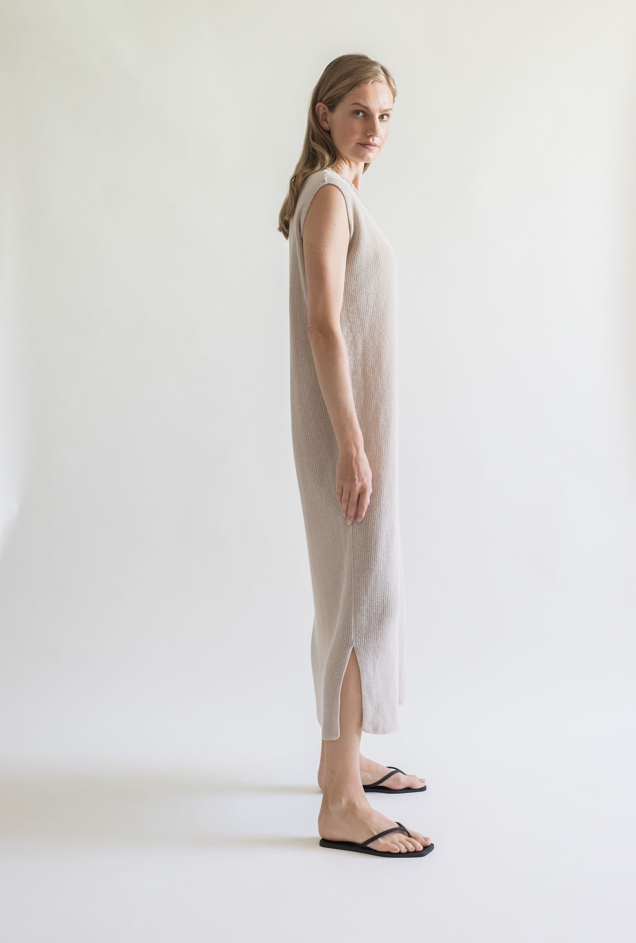 LINEN DRESS V-NECK SAND