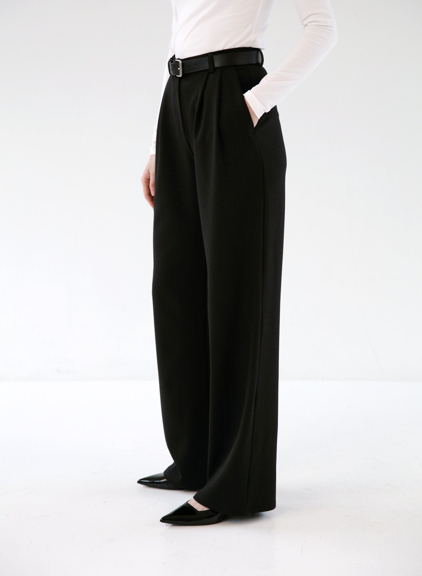 PLEATED WOOL PANTS